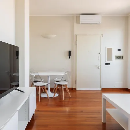 Easyhomes - Navigli Terrace Milan