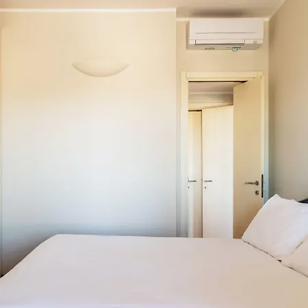 Easyhomes - Navigli Terrace Милан